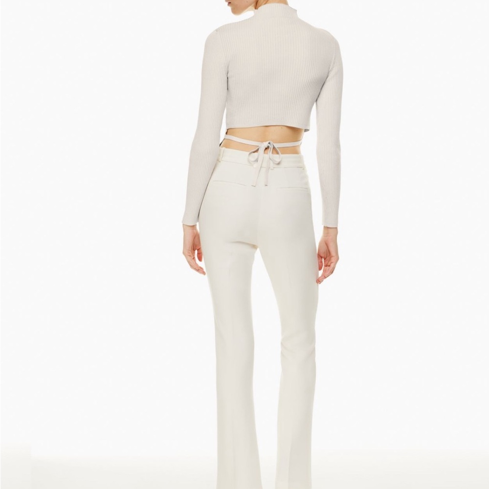 - Aritiza Babaton
Sculpt Knit Tie-Back Longsleeve xs